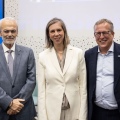 Η CEO της Alphabet Education, Χριστίνα Παρασκευοπούλου με τον Γενικό Διευθυντή της MRB, Δημήτρη Μαύρο και τον Πρόεδρο & CEO της Inchcape Hellas, Hermann Riedl