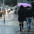 Σε εξέλιξη η κακοκαιρία στην Αττική με κεραυνούς και καταιγίδες - Πού βρέχει τώρα