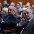 Σαμαράς και Καραμανλής διαφωνούν. Πού είναι η είδηση;