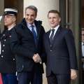 Ο Κυριάκος Μητσοτάκης στο Παρίσι, όπου συμμετέχει στη συνάντηση ηγετών της Συμμαχίας των Προθύμων για την Ουκρανία