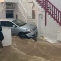 Τεράστιες οι καταστροφές σε Πάρο, Μύκονο και Σύρο - Χείμαρροι οι δρόμοι, παρασύρθηκαν οχήματα 