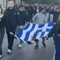 Πολυτεχνείο: Η κόρη της Φώφης Γεννηματά στην κορυφή της πορείας με τη αιματοβαμμένη σημαία 