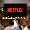 Explainer: Γιατί η συμφωνία Netflix - Warner Bros μπορεί να αλλάξει το Χόλιγουντ