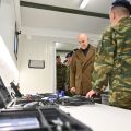 Ο Νίκος Δένδιας επιθεωρεί μονάδα κατασκευής drones στη Θράκη