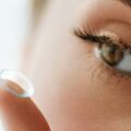 Μια παρασιτική οφθαλμική νόσος που μπορεί να προκαλέσει τύφλωση προσβάλλει κυρίως όσους φορούν φακούς επαφής - Πώς να την αποφύγετε
