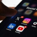 Στο «εδώλιο» Instagram και YouTube με την κατηγορία του εθισμού