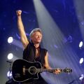 Η Universal ετοιμάζει ταινία για την ιστορία των Bon Jovi, ακολουθώντας την επιτυχία των μουσικών βιογραφιών που κυριαρχούν τα τελευταία χρόνια στο σινεμά.