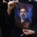 Υποστηρικτής του Μοτζτάμπα Χαμενεΐ στην Τεχεράνη