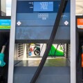 Ακριβή η βενζίνη στα πρατήρια υγρών καυσίμων