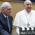 Η νέα ταινία του Μάρτιν Σκορσέζε για τον Πάπα Φραγκίσκο κάνει παγκόσμια πρεμιέρα στο Βατικανό, περιλαμβάνοντας την τελευταία μεγάλη συνέντευξη του ποντίφικα