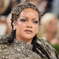 Η Ριάνα έλαμψε σαν... διαμάντι στο Met Gala 2026: Η μεταλλική εμφάνιση που έκλεψε την παράσταση
