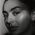 Η Charli XCX παρουσιάζει το νέο single «Rock Music» - Μια αλλιώτικη κυκλοφορία με κιθάρες, grunge αισθητική και σαφή στροφή προς πιο ροκ ήχο.