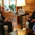 Θερμό κλίμα στη συνάντηση του Κυριάκου Μητσοτάκη με τον Οικουμενικό Πατριάρχη Βαρθολομαίο στο Μαξίμου, με αναφορές στην επαναλειτουργία της Σχολής της Χάλκης.
