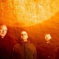 Οι Inspiral Carpets επέστρεψαν με νέο single μετά από 12 χρόνια και ετοιμάζονται για περιοδεία, συνεχίζοντας την πορεία τους μετά τo reunion του 2023.