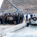 Ναυάγιο με νεκρούς μετανάστες ανοικτά των Καλών Λιμένων Κρήτης - Μεταφορά διασωθέντων μεταναστών στο λιμάνι Καλών Λιμένων © ΣΤΕΦΑΝΟΣ ΡΑΠΑΝΗΣ / EUROKINISSI