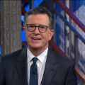 Το The Late Show του Στίβεν Κολμπέρ ολοκληρώνεται μετά από 33 χρόνια - Ο παρουσιαστής μιλά για πολιτικές πιέσεις, το CBS επικαλείται οικονομικούς λόγους.