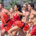 Baywatch: Κυκλοφόρησε το πρώτο teaser για την επιστροφή της θρυλικής σειράς