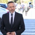 Ο Γιάννης Μεϊμάρογλου επικρίνει τη στάση του ΠΑΣΟΚ στην ψηφοφορία για τον Γιάννη Στουρνάρα, κάνοντας λόγο για αμφίσημη και επιζήμια πολιτική στάση.
