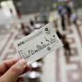 Από σήμερα τίθενται σε ισχύ τα νέα πρόστιμα στα ΜΜΜ για τη μείωση της εισιτηριοδιαφυγής - Στα 100 ευρώ το κανονικό και στα 50 ευρώ το μειωμένο