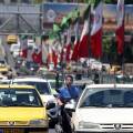 Αυτοκίνητα  και μηχανάκια σε δρόμο της Τεχεράνης