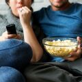 Το YouTube ξεπέρασε το Netflix σε καθημερινή θέαση παγκοσμίως, ενισχύοντας τη θέση του ως κορυφαίας πλατφόρμας ψυχαγωγίας με αυξημένη χρήση σε τηλεοράσεις.
