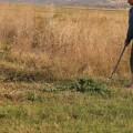 Ιδιοκτήτης καθαρίζει οικόπεδο εν όψει της αντιπυρικής περιόδου