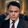Netflix: Ανακοινώθηκε το καστ της νέας σειράς Peaky Blinders, που τοποθετείται στη δεκαετία του ’50 με νέους πρωταγωνιστές και δράση στο μεταπολεμικό Μπέρμιγχαμ