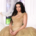 Η Charli XCX στην παγκόσμια πρεμιέρα του «Ανεμοδαρμένα Ύψη» 