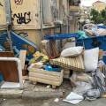 Σε βλέπω εγκαταλειμμένη