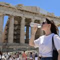 Καιρός: Σε τροχιά ανόδου η θερμοκρασία με το θερμόμετρο να δείχνει έως 35 βαθμούς - Σποραδικές νεφώσεις με τοπικές βροχές το μεσημέρι στα βόρεια ορεινά.