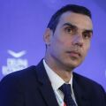 Απαντήσεις στις καταγγελίες εργαζομένων του ΕΚΑΒ για μειωμένο αριθμό ασθενοφόρων και αυξημένη πίεση στα πληρώματα έδωσε ο υφυπουργός Υγείας, Μάριος Θεμιστοκλέους.
