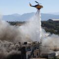 Ηράκλειο Κρήτης: Σε ύφεση η φωτιά - Κάηκαν 3 σπίτια, καταστράφηκαν ολοσχερώς δύο επιχειρήσεις