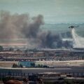 Βελτιωμένη η εικόνα της φωτιάς στο Καλοχώρι - Συνεχίζεται η κατάσβεση μέσα στο εργοστάσιο