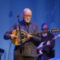 Οι Dead Can Dance επιστρέφουν με το «The Cicadas», ένα πλατωνικό μουσικό ταξίδι που ηχογραφήθηκε στην Επίδαυρο με Έλληνες καλλιτέχνες.