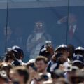 Μελάνια Τραμπ: Γιατί αναζωπυρώθηκαν οι θεωρίες για τη «σωσία» της - Τα μεγάλα γυαλιά ηλίου που φορούσε στον τελικό του Μουντιάλ πυροδότησαν συζητήσεις