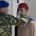 Εύζωνες στον καύσωνα: Είναι κι εκείνοι που δε γκρινιάζουν και δεν κάνουν ούτε βήμα, παρά μόνο το καθήκον τους