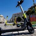 Τέλος στα ηλεκτρικά πατίνια για ανήλικους κάτω των 17 ετών από σήμερα - Όσα αλλάζουν