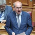 Χατζηδάκης για την αγορά καυσίμων: Δεν θα μείνουμε με σταυρωμένα χέρια