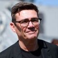 Η άνοδος του Άντι Μπέρναμ στην πρωθυπουργία της Βρετανίας φέρνει αλλαγή σκηνικού, με τους Εργατικούς να προσπερνούν το Reform UK του Νάιτζελ Φάρατζ.