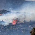 Μαίνεται η φωτιά στο Ρέθυμνο: 50 άτομα  απεγκλωβίστηκαν διά θαλάσσης από την παραλία Πρέβελη