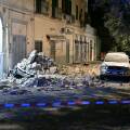Ζημιές από τον σεισμό σε κτίρια στο Ποτσουόλι, δίπλα στη Νάπολη