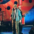 Οι New Radicals επιστρέφουν έπειτα από 28 χρόνια με το «One Night Only», νέο τους τραγούδι για τη ρομαντική κομεντί με Μπαρμπάρο και Τέρνερ.
