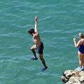 Καιρός: «Καμίνι» το Σαββατοκύριακο με υψηλές θερμοκρασίες - Mελτέμια έως 8 μποφόρ 