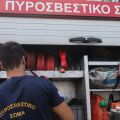 Φωτιά ξέσπασε το πρωί σε ακατοίκητο κτίριο στην οδό Κουμουνδούρου - Η Πυροσβεστική απεγκλώβισε ένα άτομο, συνεχίζονται οι έρευνες