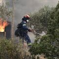 Δασική πυρκαγιά σε εξέλιξη μεταξύ Κοκκινοχώματος και Ελευθερούπολης στην Καβάλα - Μήνυμα 112 στους κατοίκους για προσοχή, στη μάχη και εναέρια.