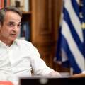 Ο πρωθυπουργός Κυριάκος Μητσοτάκης αποχαιρετά τον Στέλιο Ράμφο