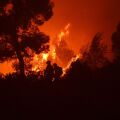 Meteo: Πώς ο «διψασμένος» αέρας αυξάνει τον κίνδυνο πυρκαγιάς 