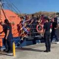 Φωτιά στη Λήμνο: Απομακρύνθηκαν με ναυαγοσωστικό 59 άτομα από την παραλία Θάνος