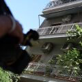 Φρίκη με το νεκρό βρέφος στην Κυψέλη: Μεταφερόταν από σπίτι σε σπίτι μέσα σε βαλίτσα