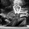 Vollmond (Full Moon), έργο της Pina Bausch, με τη Julie Anne Stanzak και το Ensemble.